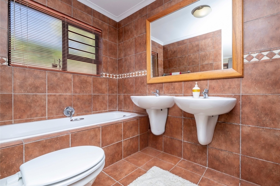 3 Bedroom Property for Sale in Welgevonden Estate Western Cape